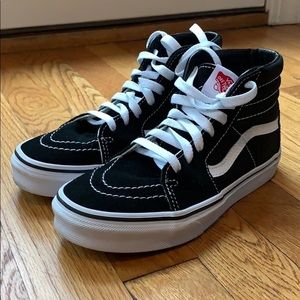 High top vans in size 6 womens and in black and white